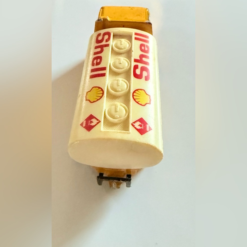 💛 Shell Yellow Toy Tanker Truck - Picture 5 of 6